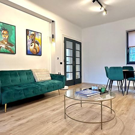 Peaceful Condo For Romantic Getaways Near Black Church - 3Min Walk Brasov Bagian luar foto